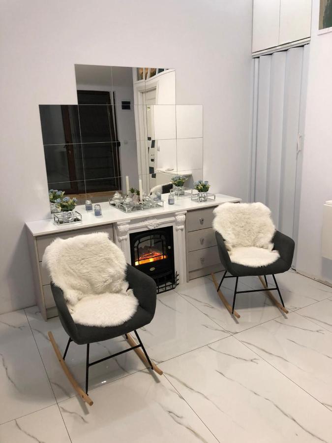Duplex Marquis Lägenhet Braşov Exteriör bild