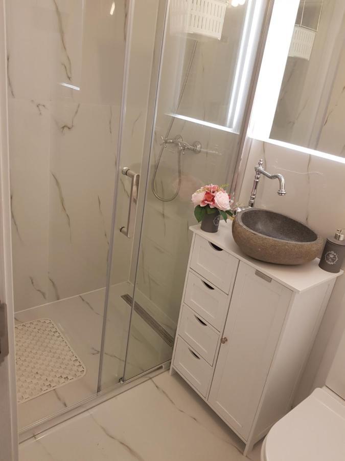 Duplex Marquis Lägenhet Braşov Exteriör bild